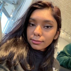 Meet your Posher, Hana